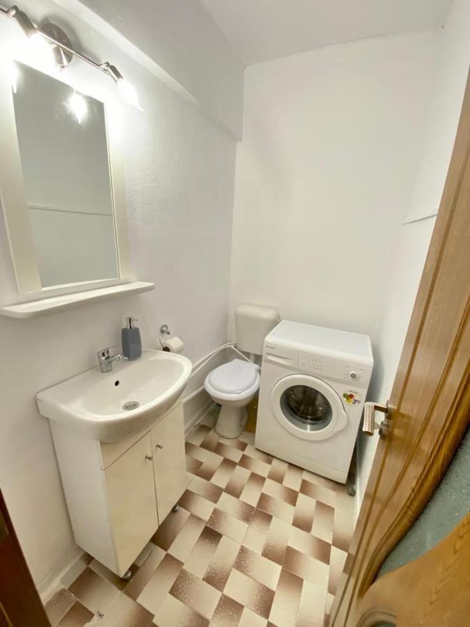 Downtown Apartment Craiova Eksteriør billede